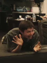 gái tiền lẻ nuôi trai tiền tỉ