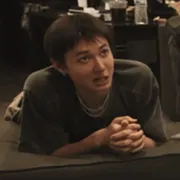 gái tiền lẻ nuôi trai tiền tỉ